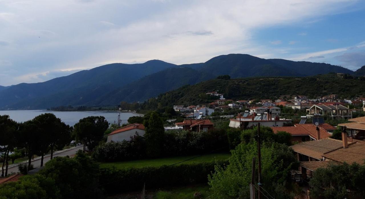 Ενοικιαζόμενα Δωμάτια Γεωργία Σταμούλου Ροβιές Εξωτερικό φωτογραφία
